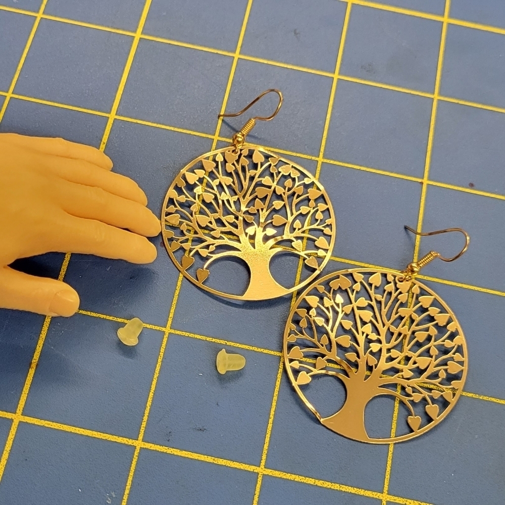 Gold Tree Round Earrings 1.5"